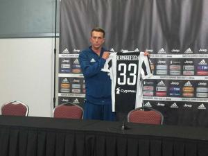 Bernardeschi pesentazione Juventus Twitter