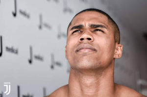 Douglas Costa visite 2 Juventus Twitter