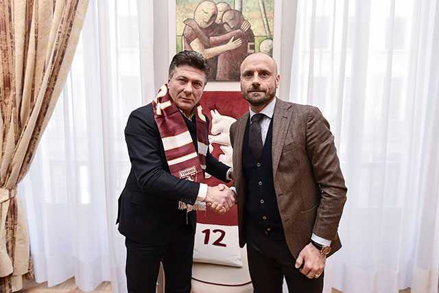 Foto Marco Alpozzi - LaPresse 04 01 2018  Torino ( Italia ) Sport  ESCLUSIVA TORINO FC Walter Mazzarri firma il contratto con il Torino Fc  Nella foto: Walter Mazzarri, Gianluca Petrachi photo Marco Alpozzi  / LaPresse January 04, 2018 Torino ( Italy ) Sport Walter Mazzarri signs the contract with the Torino Fc In the pic: Walter Mazzarri, Gianluca Petrachi