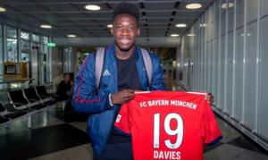 Davies Alphonso arrivo maglia Bayern Twitter