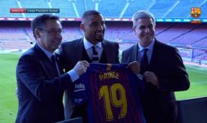 Boateng e Bartomeu maglia Barcellona TV