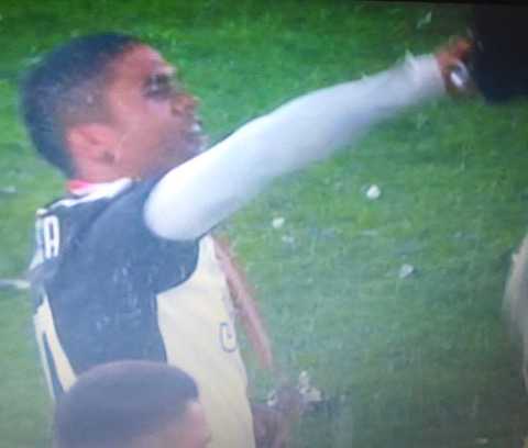 douglas costa festa scudetto